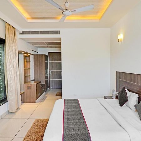 Oyo Townhouse 484 Sanskriti Delhi (National Capital Territory of India) Exterior foto