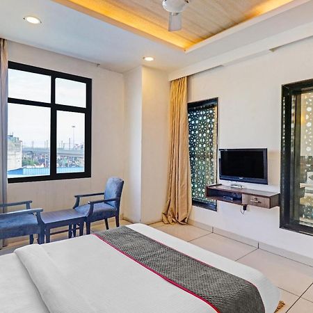 Oyo Townhouse 484 Sanskriti Delhi (National Capital Territory of India) Exterior foto