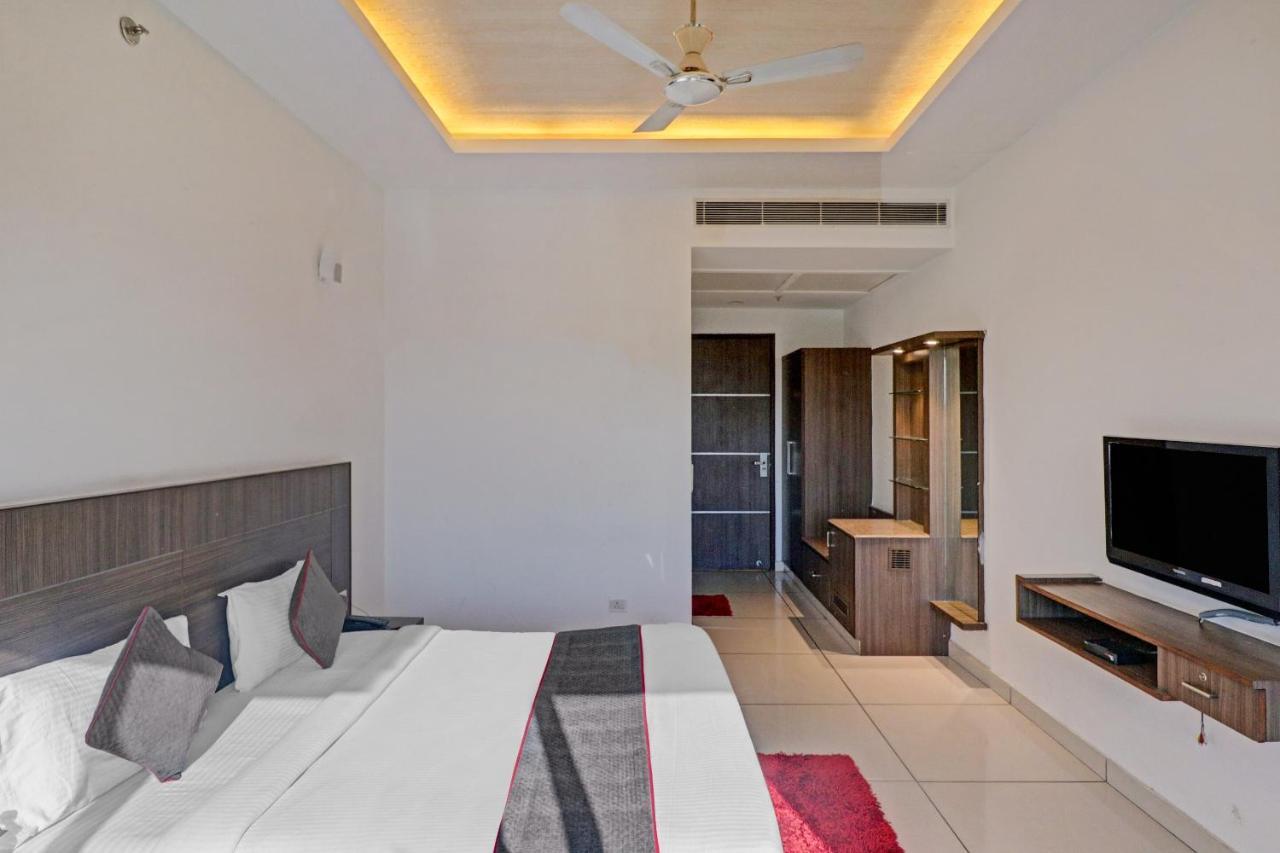 Oyo Townhouse 484 Sanskriti Delhi (National Capital Territory of India) Exterior foto