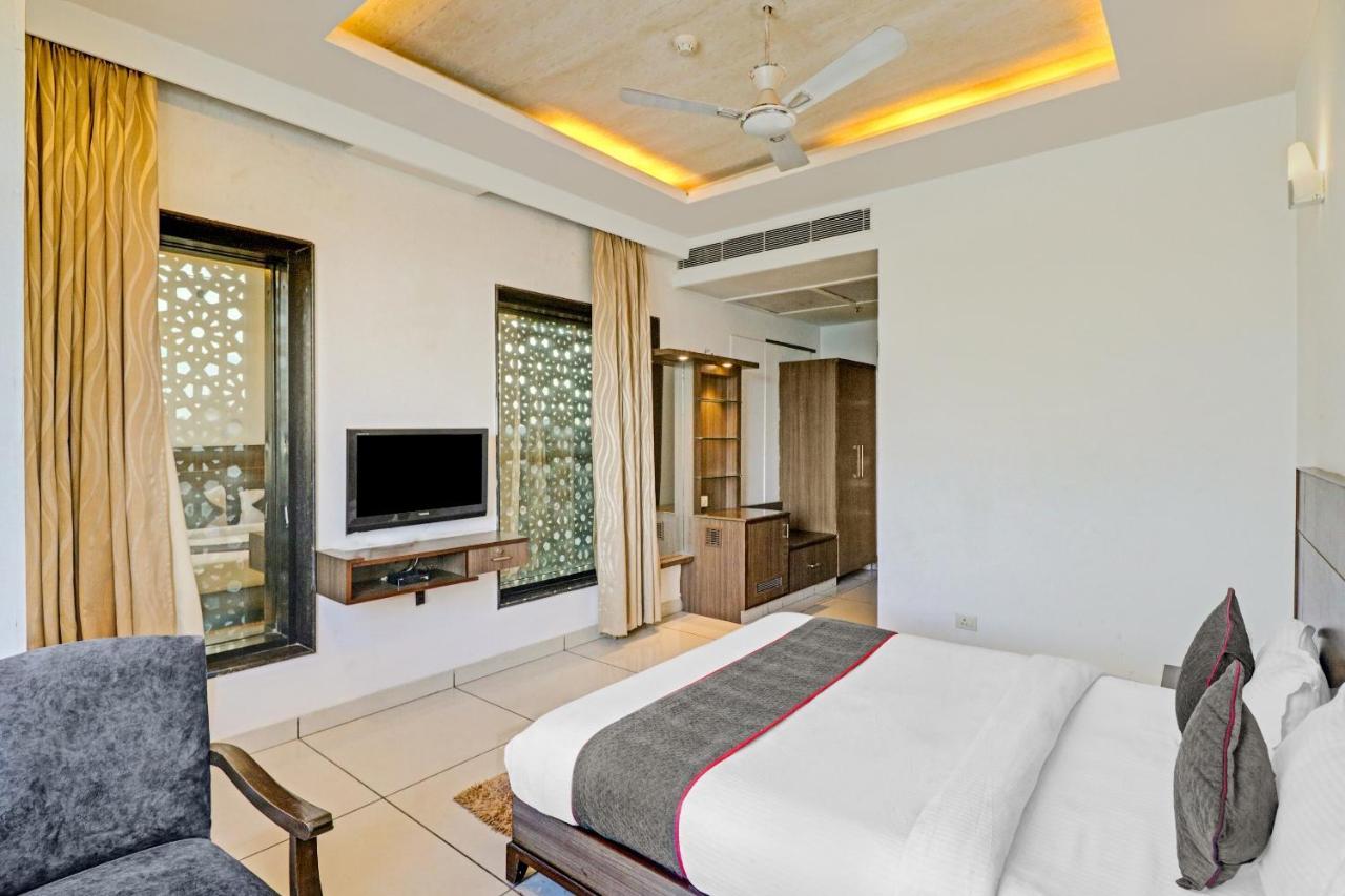 Oyo Townhouse 484 Sanskriti Delhi (National Capital Territory of India) Exterior foto