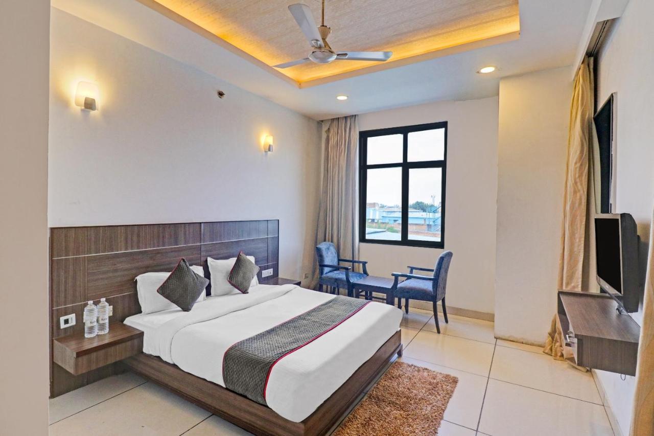 Oyo Townhouse 484 Sanskriti Delhi (National Capital Territory of India) Exterior foto