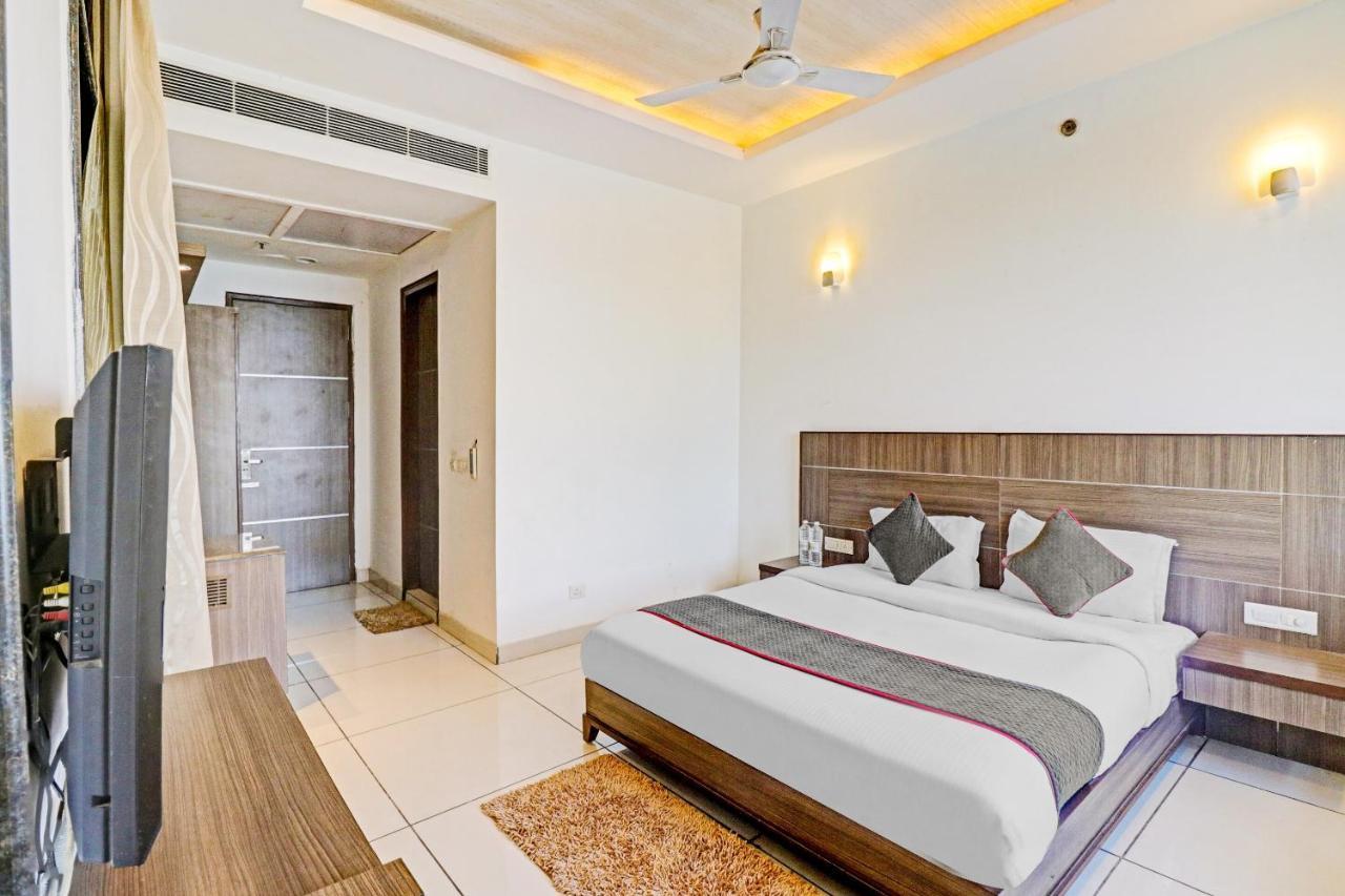 Oyo Townhouse 484 Sanskriti Delhi (National Capital Territory of India) Exterior foto